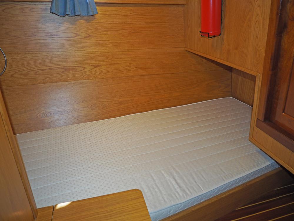 Aft cabin, Accommodation